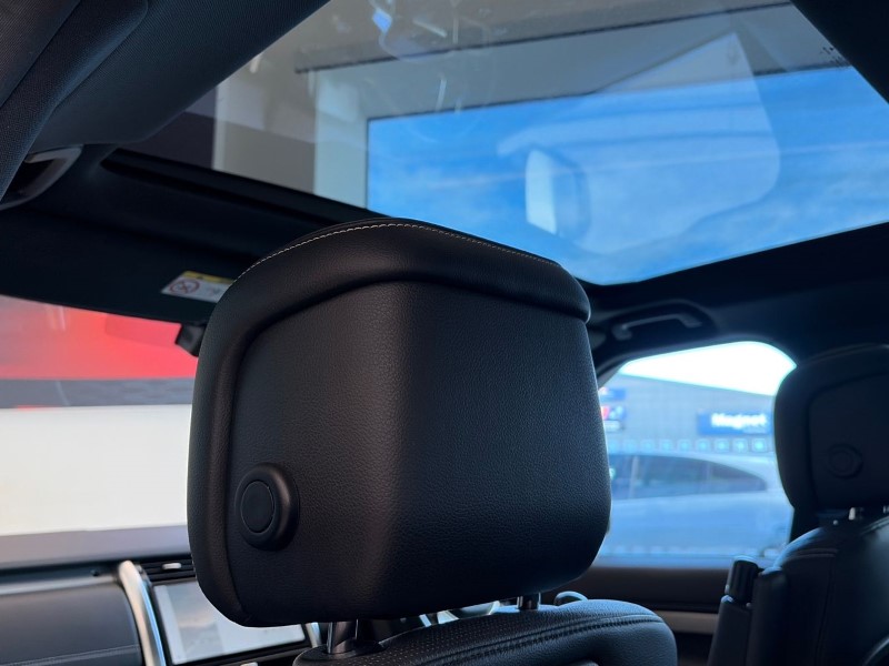 2022 (22) LAND ROVER DISCOVERY 3.0 D300 R-Dynamic SE 5dr Auto 5233859