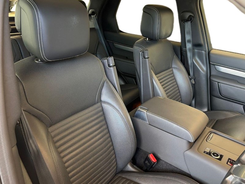 2022 (22) LAND ROVER DISCOVERY 3.0 D300 R-Dynamic SE 5dr Auto 5233865