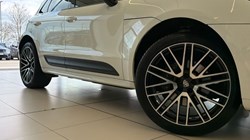 2023 (23) PORSCHE MACAN 5dr PDK 5238596