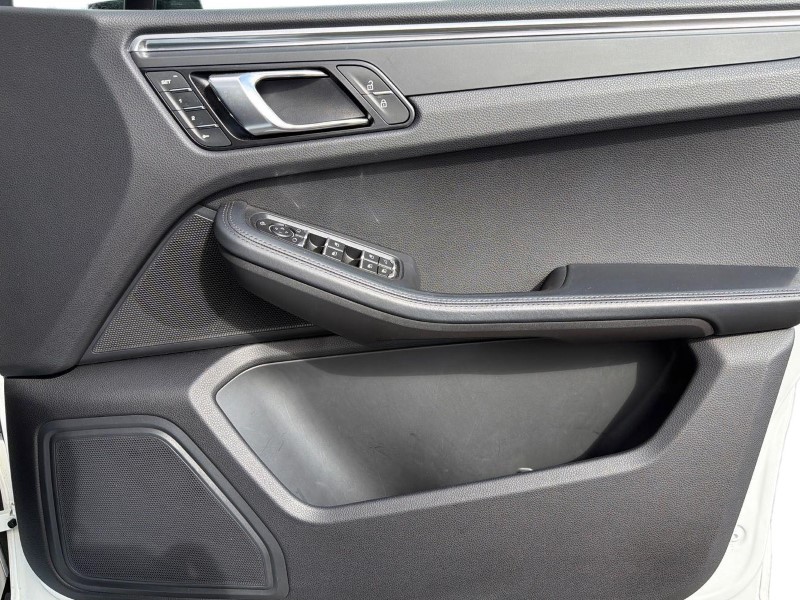 2023 (23) PORSCHE MACAN 5dr PDK 5238576