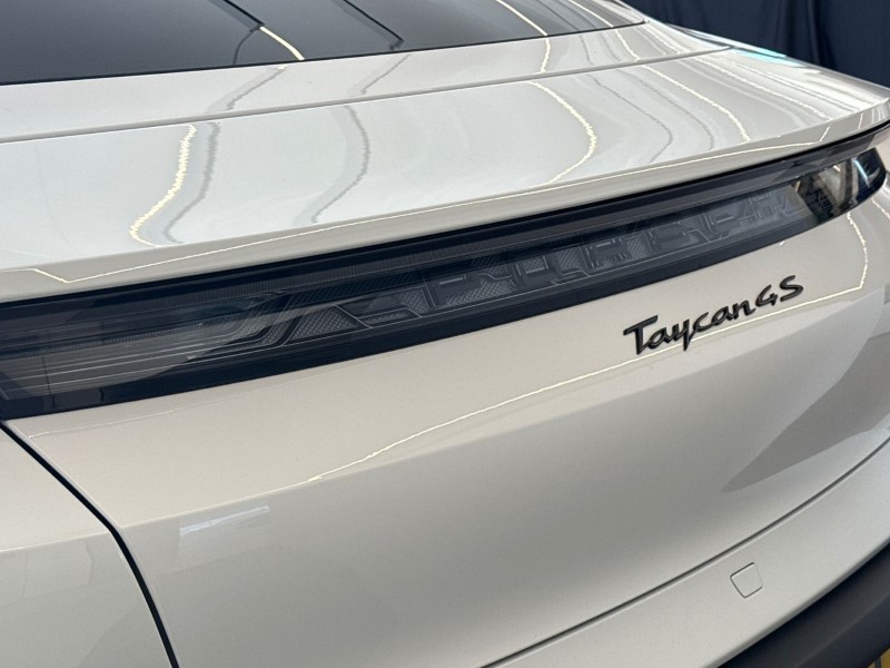 2022 (72) PORSCHE TAYCAN 420kW 4S 93kWh 4dr Auto 5225784