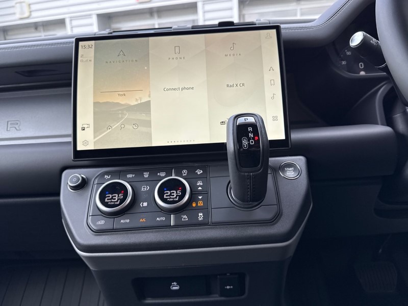 2026 (75) LAND ROVER COMMERCIAL DEFENDER 3.0 D350 Hard Top X-Dynamic HSE Auto 5221496