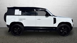 2025 (75) LAND ROVER DEFENDER 3.0 D250 X-Dynamic SE 110 5dr Auto 5251514