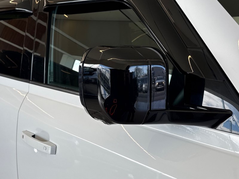 2025 (75) LAND ROVER DEFENDER 3.0 D250 X-Dynamic SE 110 5dr Auto 5228116