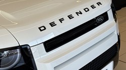 2025 (75) LAND ROVER DEFENDER 3.0 D250 X-Dynamic SE 110 5dr Auto 5251549
