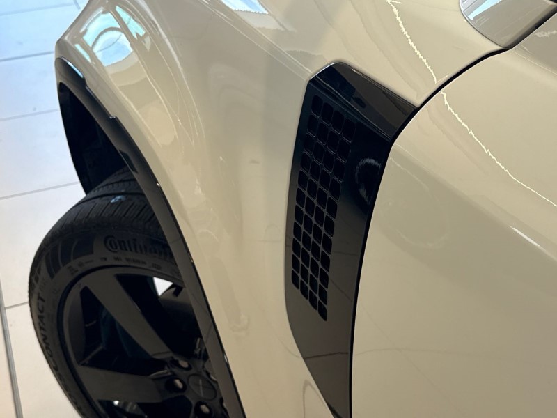 2025 (75) LAND ROVER DEFENDER 3.0 D250 X-Dynamic SE 110 5dr Auto 5228089