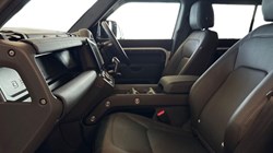 2025 (75) LAND ROVER DEFENDER 3.0 D250 X-Dynamic SE 110 5dr Auto 5228072