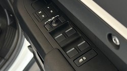 2025 (75) LAND ROVER DEFENDER 3.0 D250 X-Dynamic SE 110 5dr Auto 5251532