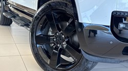 2025 (75) LAND ROVER DEFENDER 3.0 D250 X-Dynamic SE 110 5dr Auto 5228110