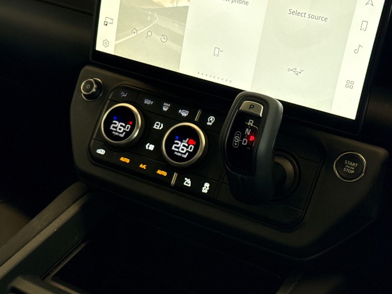 2025 (75) LAND ROVER DEFENDER 3.0 D250 X-Dynamic SE 110 5dr Auto 5228082