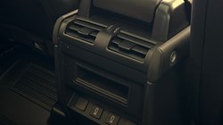 2025 (75) LAND ROVER DEFENDER 3.0 D250 X-Dynamic SE 110 5dr Auto 5228087