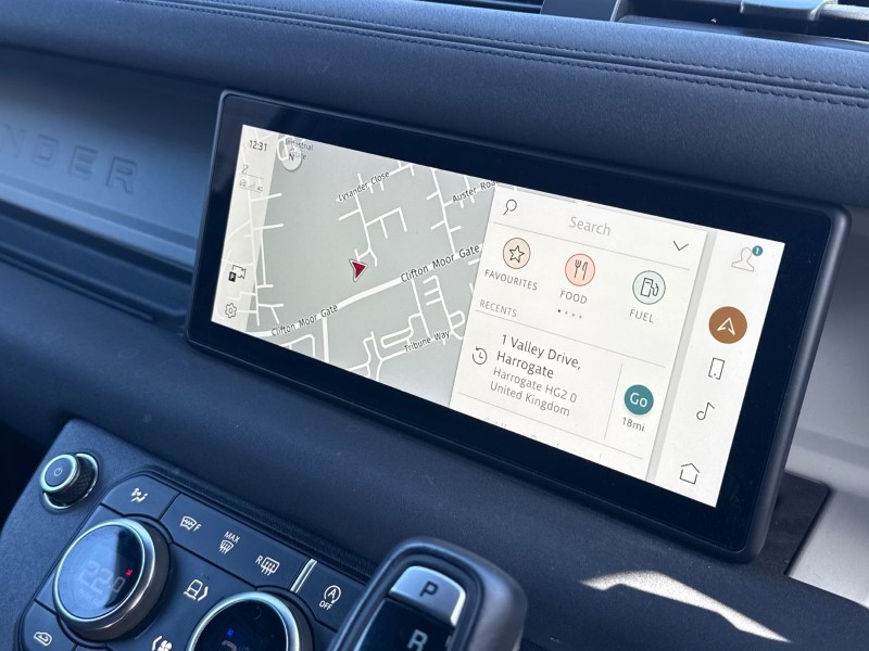 2023 (23) LAND ROVER COMMERCIAL DEFENDER 3.0 D250 Hard Top SE Auto 5234330