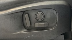 2023 (23) LAND ROVER COMMERCIAL DEFENDER 3.0 D250 Hard Top SE Auto 5234342