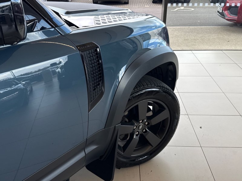 2023 (23) LAND ROVER COMMERCIAL DEFENDER 3.0 D250 Hard Top SE Auto 5234364