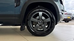 2023 (23) LAND ROVER COMMERCIAL DEFENDER 3.0 D250 Hard Top SE Auto 5234327