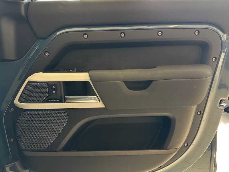 2023 (23) LAND ROVER COMMERCIAL DEFENDER 3.0 D250 Hard Top SE Auto 5234340