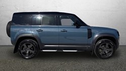2023 (23) LAND ROVER COMMERCIAL DEFENDER 3.0 D250 Hard Top SE Auto 5251467