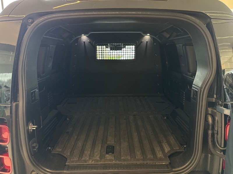 2023 (23) LAND ROVER COMMERCIAL DEFENDER 3.0 D250 Hard Top SE Auto 5234329