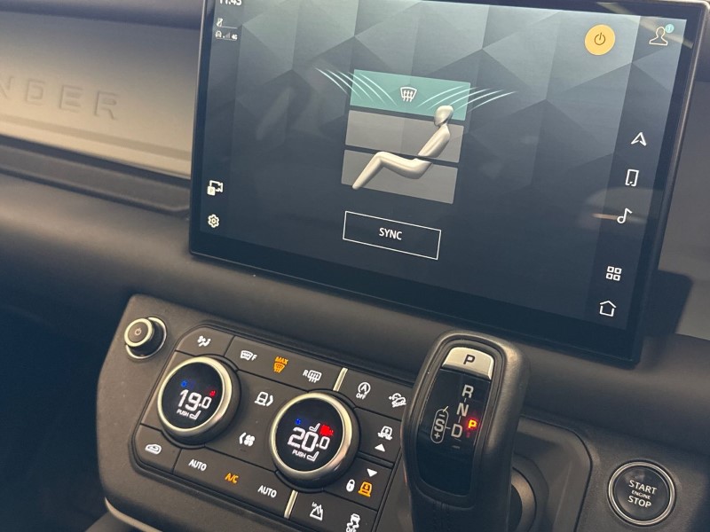 2023 (23) LAND ROVER DEFENDER 3.0 D300 X-Dynamic HSE 110 5dr Auto 5233819