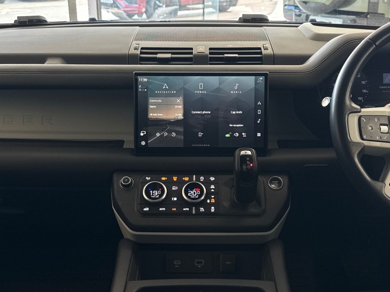 2023 (23) LAND ROVER DEFENDER 3.0 D300 X-Dynamic HSE 110 5dr Auto 5233801