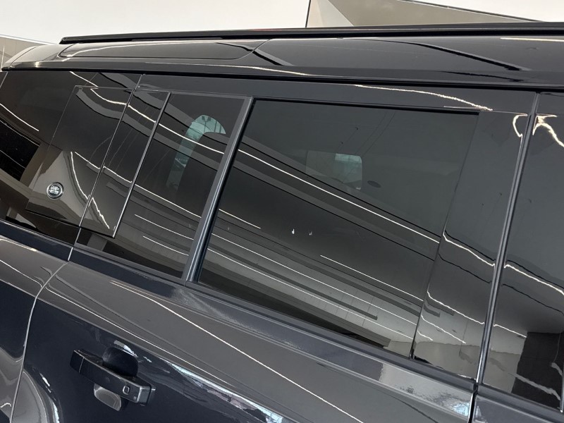 2023 (23) LAND ROVER DEFENDER 3.0 D300 X-Dynamic HSE 110 5dr Auto 5233836