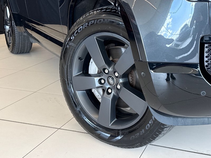 2023 (23) LAND ROVER DEFENDER 3.0 D300 X-Dynamic HSE 110 5dr Auto 5233829