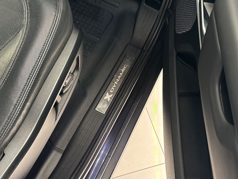 2023 (23) LAND ROVER DEFENDER 3.0 D300 X-Dynamic HSE 110 5dr Auto 5233824