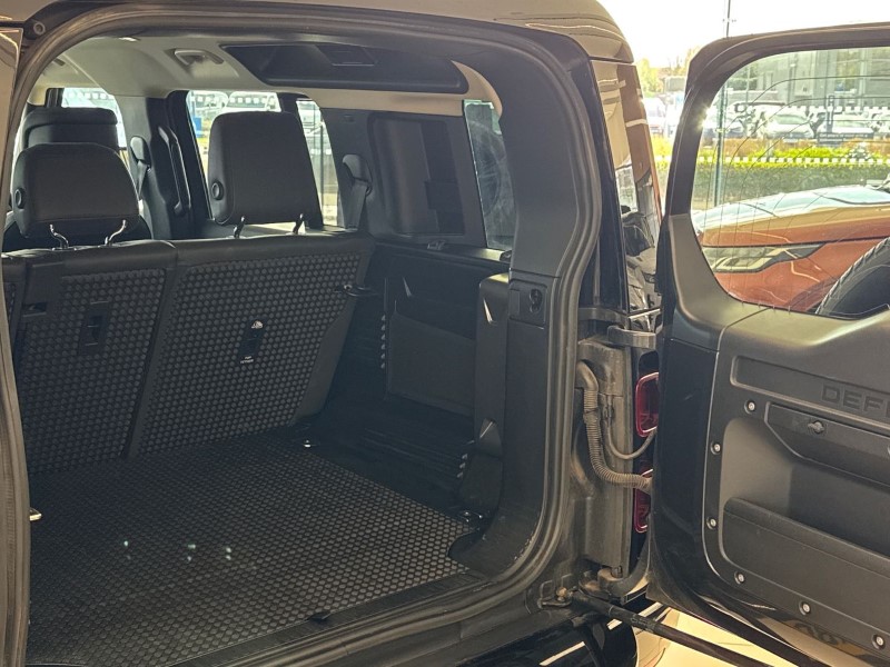 2023 (23) LAND ROVER DEFENDER 3.0 D300 X-Dynamic HSE 110 5dr Auto 5233825