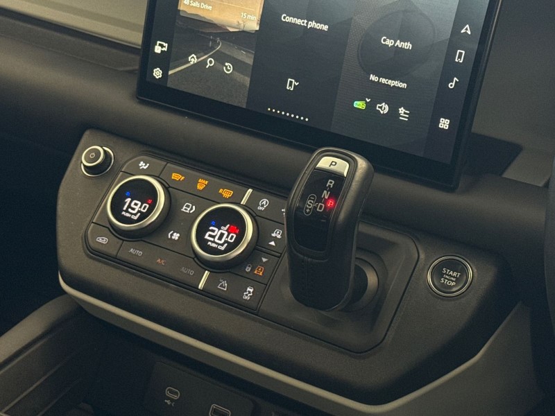 2023 (23) LAND ROVER DEFENDER 3.0 D300 X-Dynamic HSE 110 5dr Auto 5233800