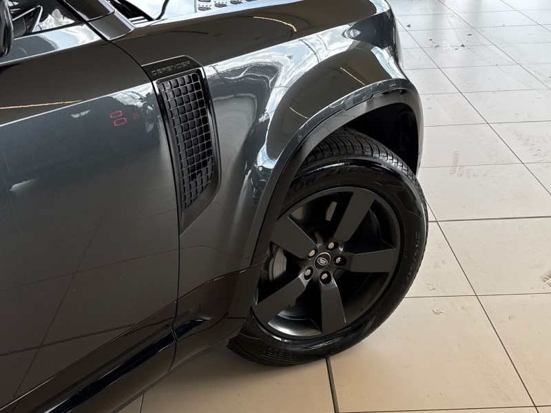 2023 (23) LAND ROVER DEFENDER 3.0 D300 X-Dynamic HSE 110 5dr Auto 5233834
