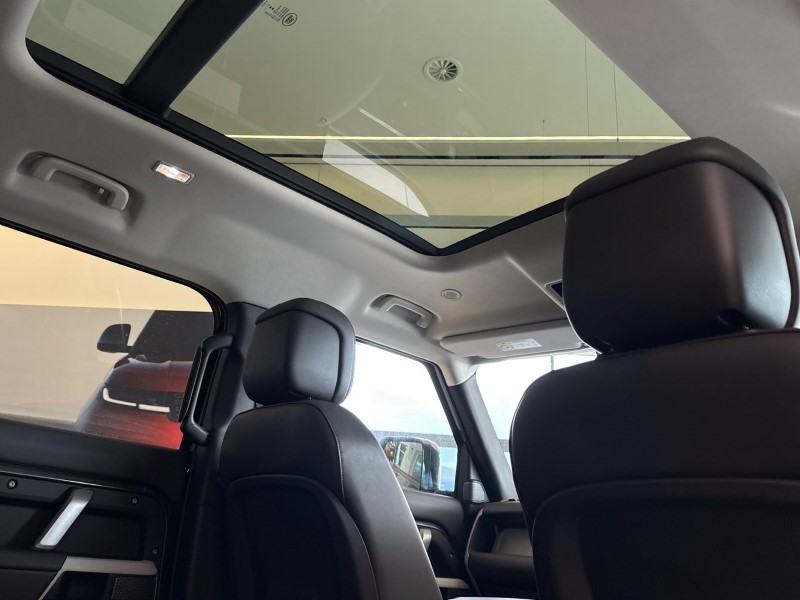 2023 (23) LAND ROVER DEFENDER 3.0 D300 X-Dynamic HSE 110 5dr Auto 5233808