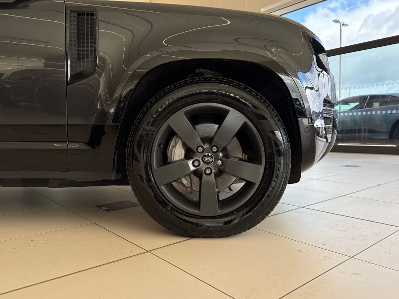 2023 (23) LAND ROVER DEFENDER 3.0 D300 X-Dynamic HSE 110 5dr Auto 5233795