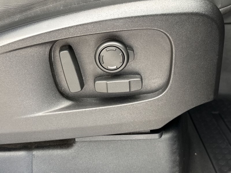 2023 (23) LAND ROVER DEFENDER 3.0 D300 X-Dynamic HSE 110 5dr Auto 5233811