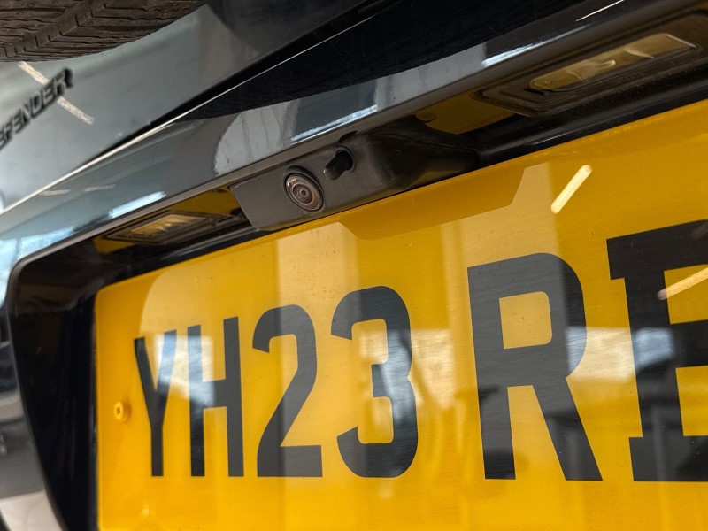 2023 (23) LAND ROVER DEFENDER 3.0 D300 X-Dynamic HSE 110 5dr Auto 5233826