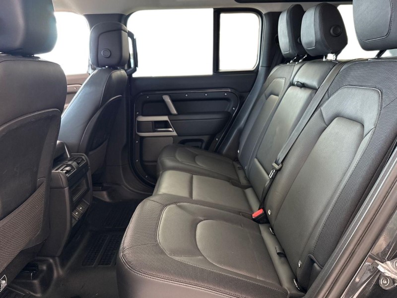 2023 (23) LAND ROVER DEFENDER 3.0 D300 X-Dynamic HSE 110 5dr Auto 5233791