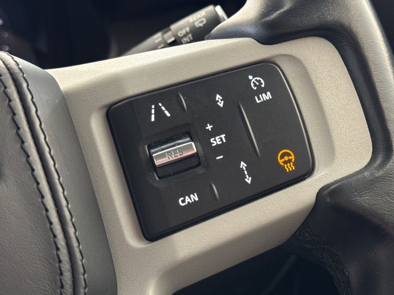 2023 (23) LAND ROVER DEFENDER 3.0 D300 X-Dynamic HSE 110 5dr Auto 5233814