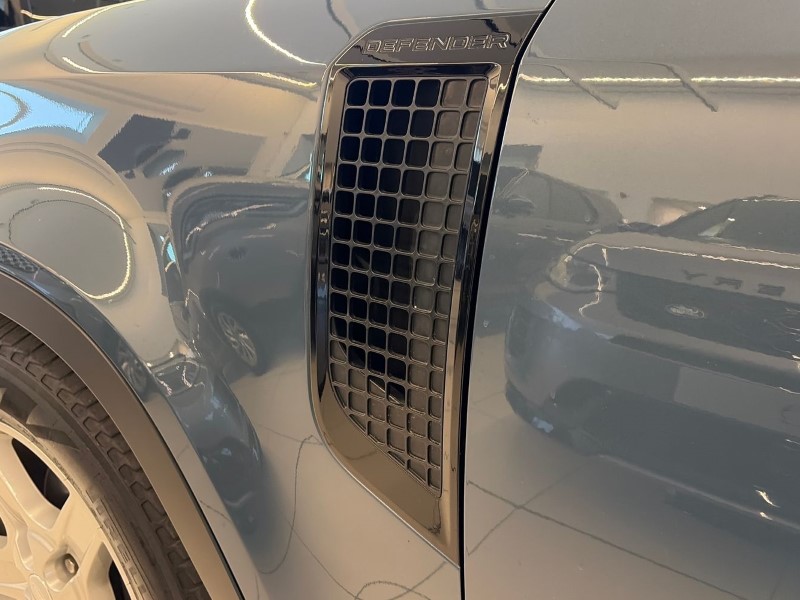 2023 (23) LAND ROVER COMMERCIAL DEFENDER 3.0 D250 Hard Top SE Auto 5228174