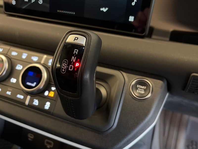 2023 (23) LAND ROVER COMMERCIAL DEFENDER 3.0 D250 Hard Top SE Auto 5228167