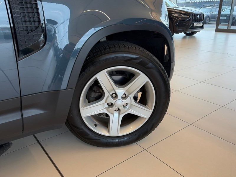 2023 (23) LAND ROVER COMMERCIAL DEFENDER 3.0 D250 Hard Top SE Auto 5228205