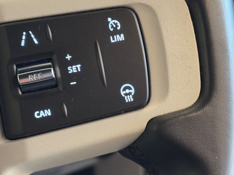 2023 (23) LAND ROVER COMMERCIAL DEFENDER 3.0 D250 Hard Top SE Auto 5228181