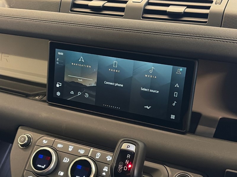 2023 (23) LAND ROVER COMMERCIAL DEFENDER 3.0 D250 Hard Top SE Auto 5228184