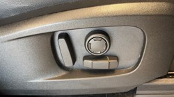 2023 (23) LAND ROVER COMMERCIAL DEFENDER 3.0 D250 Hard Top SE Auto 5228178