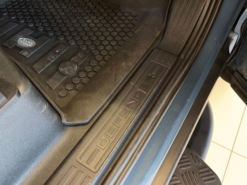 2023 (23) LAND ROVER COMMERCIAL DEFENDER 3.0 D250 Hard Top SE Auto 5228195