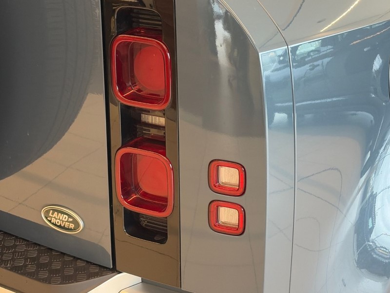 2023 (23) LAND ROVER COMMERCIAL DEFENDER 3.0 D250 Hard Top SE Auto 5228203