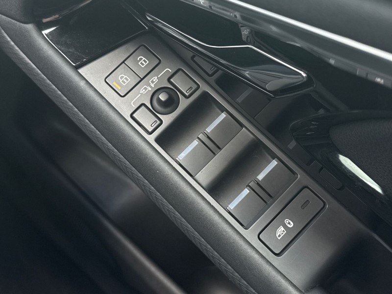 2023 (73) LAND ROVER RANGE ROVER EVOQUE 2.0 D200 R-Dynamic S 5dr Auto 5245471