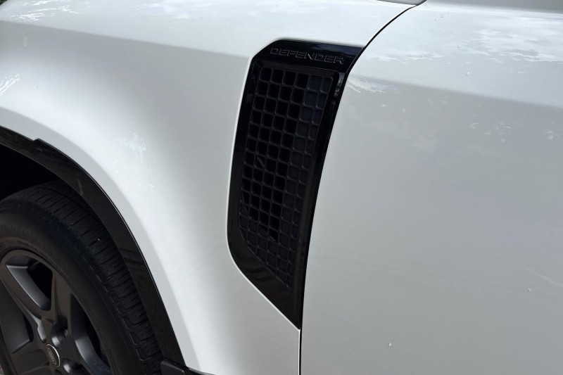 2024 (24) LAND ROVER DEFENDER 3.0 D250 X-Dynamic SE 110 5dr Auto 5560132