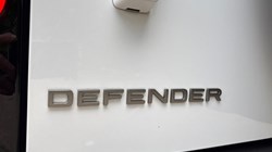 2024 (24) LAND ROVER DEFENDER 3.0 D250 X-Dynamic SE 110 5dr Auto 5560161