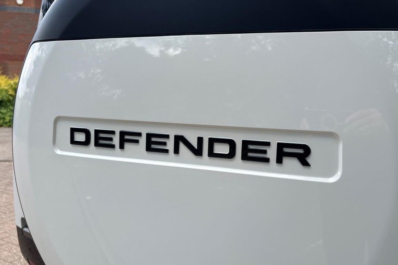 2024 (24) LAND ROVER DEFENDER 3.0 D250 X-Dynamic SE 110 5dr Auto 5560160