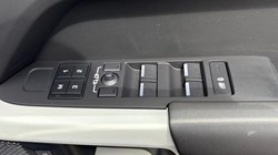 2024 (24) LAND ROVER DEFENDER 3.0 D250 X-Dynamic SE 110 5dr Auto 5560135