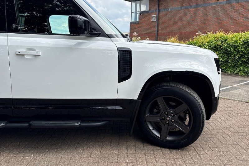 2024 (24) LAND ROVER DEFENDER 3.0 D250 X-Dynamic SE 110 5dr Auto 5560164